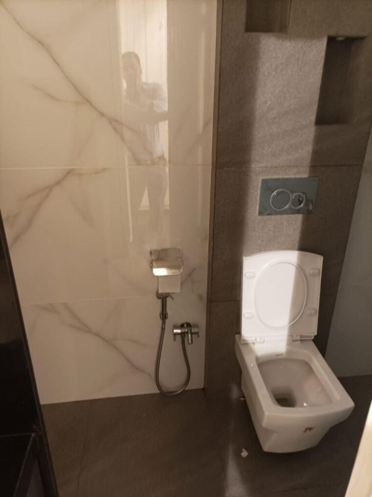 Bathroom, shivajinagar Commercial Office Space 5000 Sq.Ft. In Shivajinagar Pune 10461140