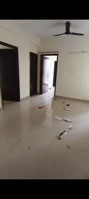 Room in 2 BHK Apartment at JKG Palm Resort, Raj Nagar Extension – for Rent