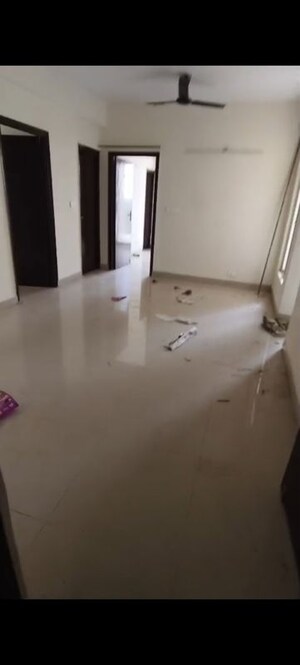 Room in 2 BHK Apartment at JKG Palm Resort, Raj Nagar Extension – for Rent