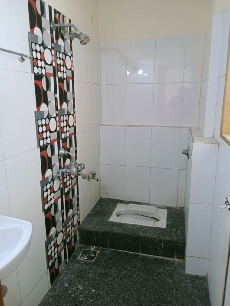 Bathroom, puranik-hometown 1.5 Bedroom 650 Sq.Ft. Apartment In Ghodbunder Road Thane 10461199