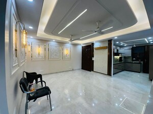 Team Area in 4 BHK Builder Floor at Vasant Kunj – for Sale