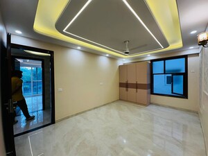 Room in 4 BHK Builder Floor at Vasant Kunj – for Sale
