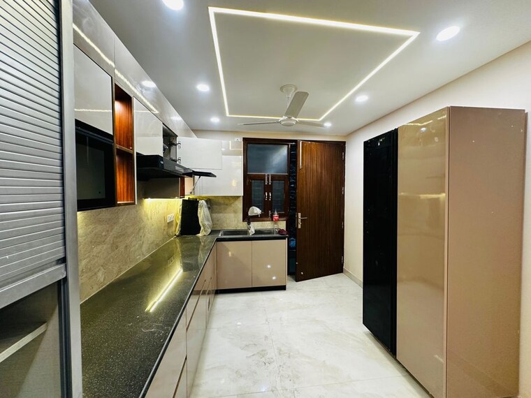 Kitchen, vasant kunj 4 Bedroom 1980 Sq.Ft. Builder Floor In Vasant Kunj Delhi 10461191
