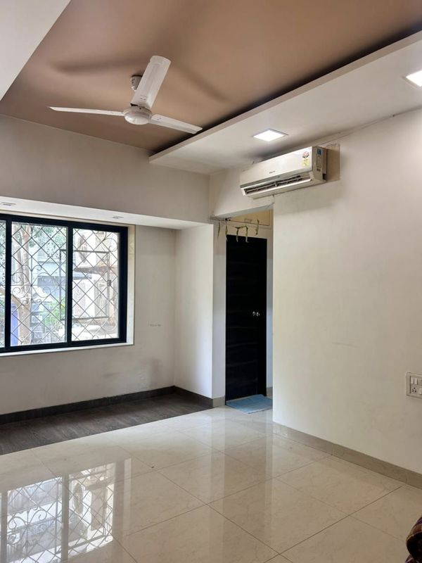 1 BHK + Store Room 600 Sq.Ft. Apartment in Raheja Complex