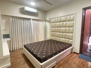Bedroom in 2 BHK Apartment at Kabra Centroid, Santacruz East – for Rent