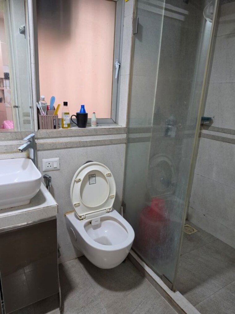 Bathroom, chandak-paloma 3 Bedroom 1400 Sq.Ft. Apartment In Goregaon East Mumbai 10461231