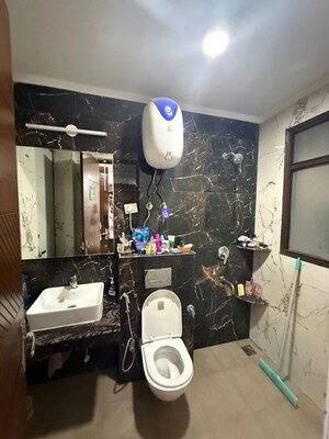 Team Area in 1 BHK Apartment at Saket – for Rent