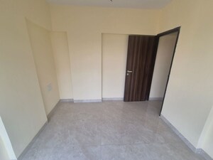 Room in 2 BHK Apartment at Aashirwad Apartments Santacruz, Santacruz East – for Rent