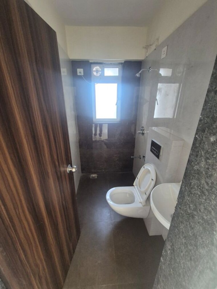 Bathroom, aashirwad-apartments-santacruz 2 Bedroom 660 Sq.Ft. Apartment In Santacruz East Mumbai 10461251