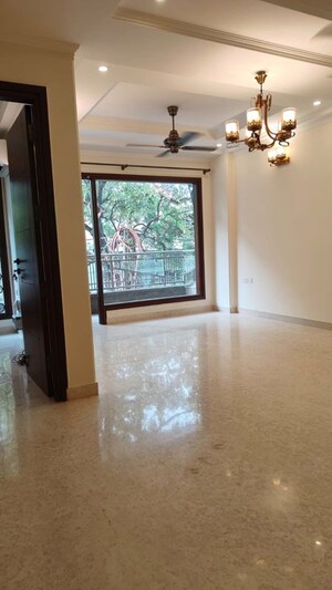 3 BHK Builder Floor For Rent in Sarvapriya Vihar