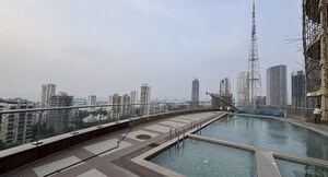 Swimming Pool in 5 BHK Apartment at Kalpataru Horizon, Worli – for Rent