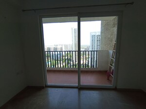 Room in 3 BHK Apartment at Mapsko Mount Ville, Sector 79 – for Rent