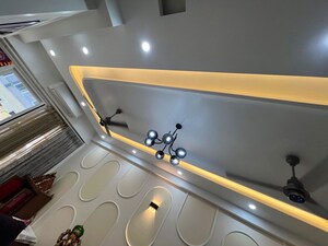 Furnished Amenities in 3 BHK Apartment at DLF Park Place, Sector 54 – for Sale