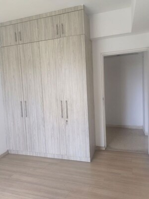 Room in 3 BHK Apartment at DLF Regal Gardens, Sector 90 – for Rent