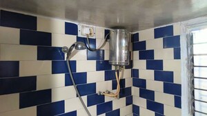 Team Area in 2 BHK Apartment at Savitri Smriti CHS, Santacruz East – for Rent