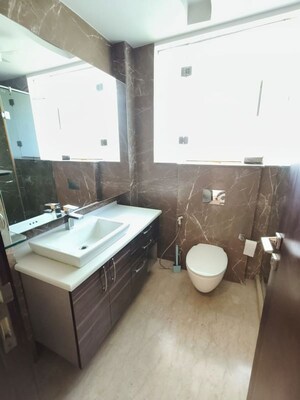 Team Area in 3 BHK Builder Floor at Navjeevan Vihar – for Sale