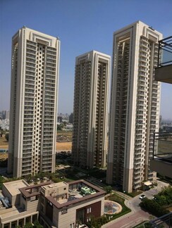 3 BHK + Pooja Room,Servant Room,Study Room,Extra Room,Basement,Store Room Apartment For Sale in DLF Park Place