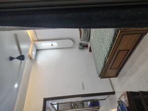 Room in 3 BHK Apartment at DLF Park Place, Sector 54 – for Sale