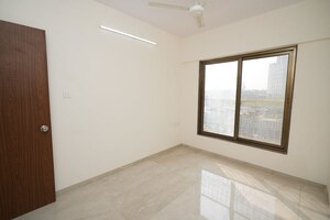 Room in 2 BHK Apartment at Abrol Signature, Malad West – for Rent