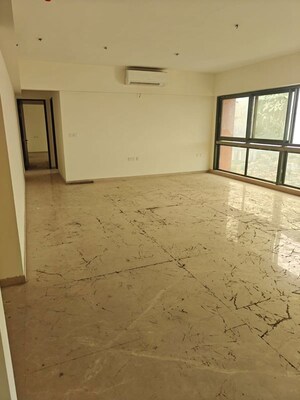Room in 5 BHK Apartment at Tata 88 East, Alipore – for Sale