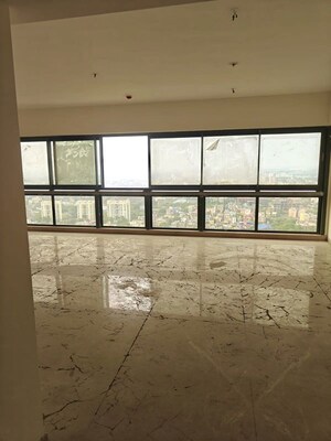 Room in 5 BHK Apartment at Tata 88 East, Alipore – for Sale