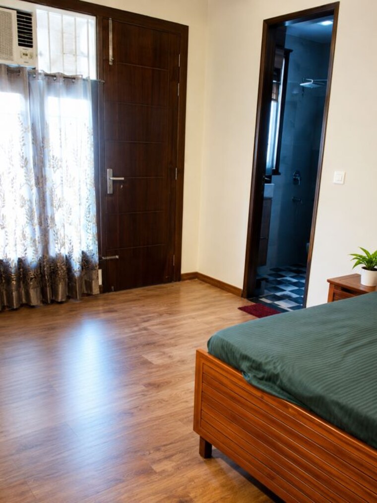 Bedroom, vasant kunj 3 Bedroom 1000 Sq.Ft. Builder Floor In Vasant Kunj Delhi 10461377