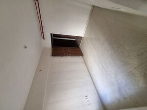 Room in 1 BHK Apartment at Dosti Greater Thane, Kalher – for Rent