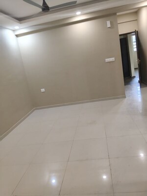Room in 2 BHK Apartment at Pyramid Midtown, Sector 59 – for Rent