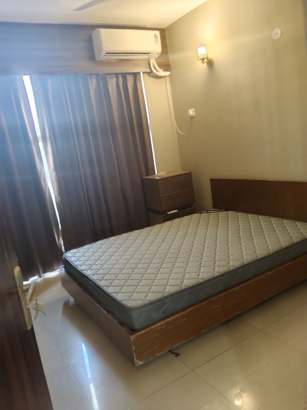 2 BHK 700 Sq.Ft. Apartment in Pyramid Midtown