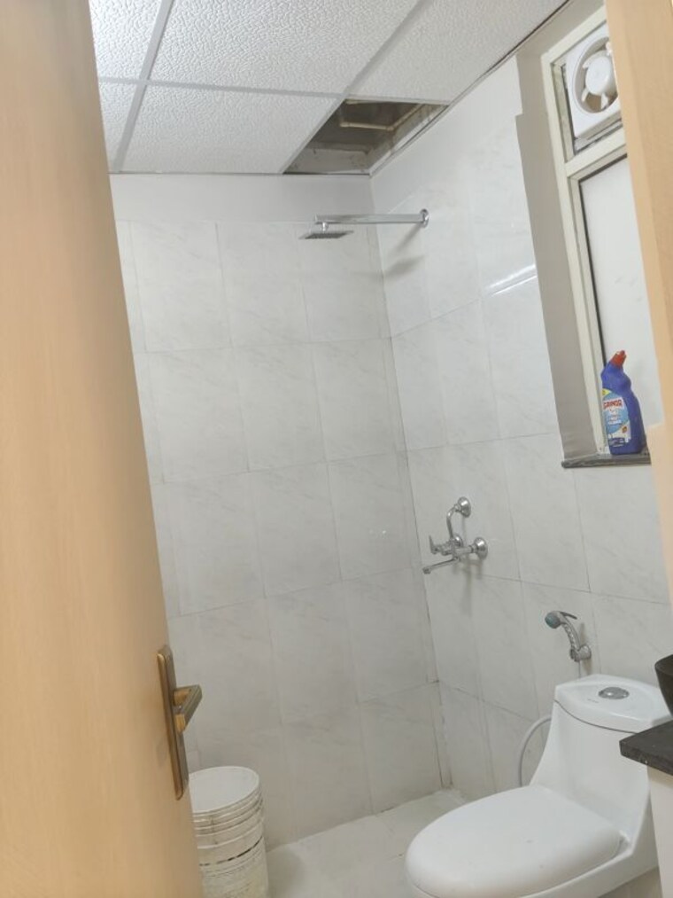 Bathroom, pyramid-midtown 2 Bedroom 700 Sq.Ft. Apartment In Sector 59 Gurgaon 10461433