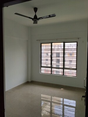 Room in 3 BHK Apartment at Loharuka Green Heights, Rajarhat New Town – for Rent