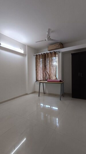 Room in 2 BHK Apartment at Kohinoor Zen Estate, Kharadi – for Rent