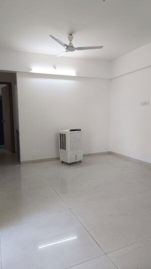 Room in 2 BHK Apartment at Kohinoor Zen Estate, Kharadi – for Rent