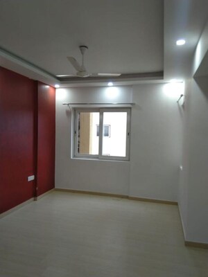 Room in 3 BHK Apartment at Elita Garden Vista, New Town – for Rent