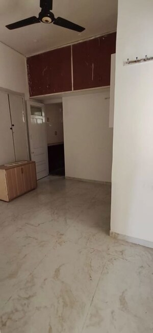 Room in 3 BHK Villa at Paldi – for Rent