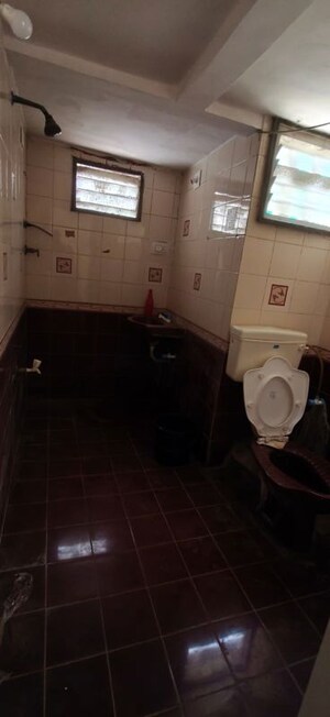 Bathroom in 3 BHK Villa at Paldi – for Rent