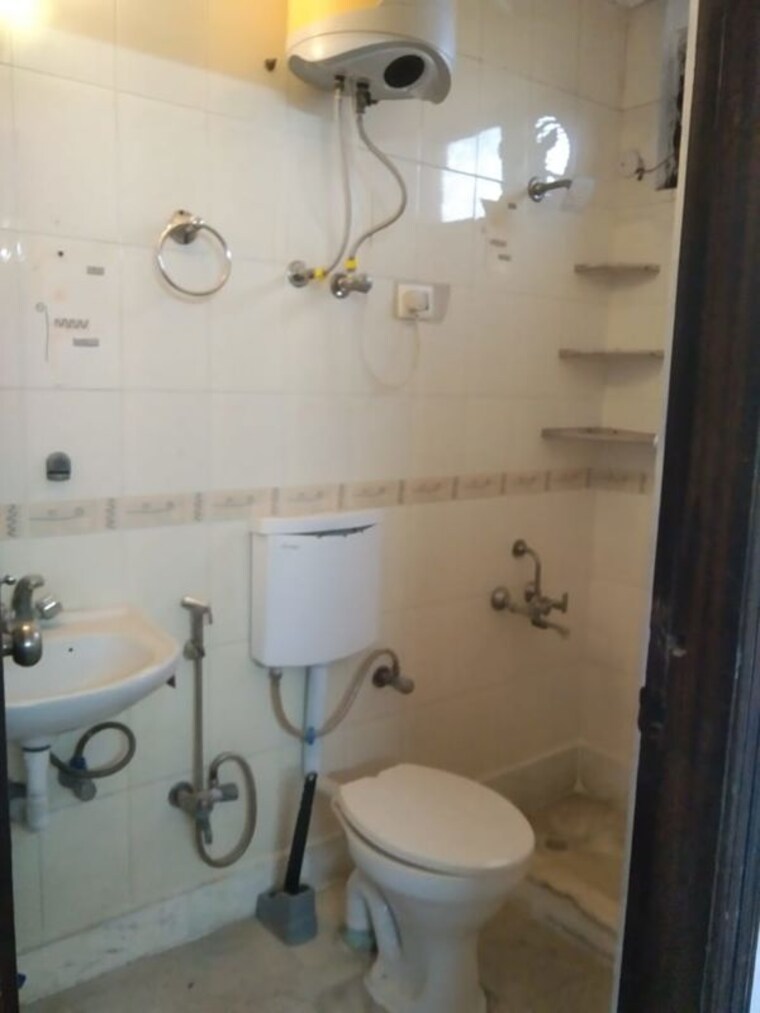 Bathroom, mehrauli 2 Bedroom 750 Sq.Ft. Builder Floor In Mehrauli Delhi 10461701