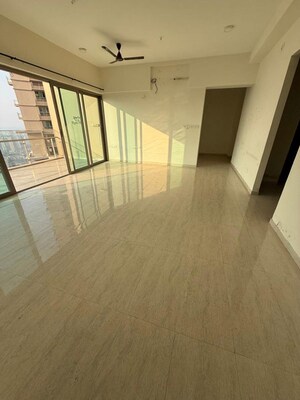Room in 3 BHK Apartment at Sheth Auris Serenity Tower 3, Malad West – for Rent