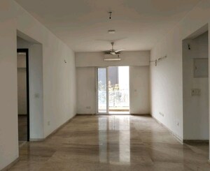 Room in 3 BHK Apartment at Mahindra Vivante, Andheri East – for Rent