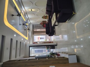 Furnished Amenities in 3 BHK Apartment at DLF Park Place, Sector 54 – for Rent