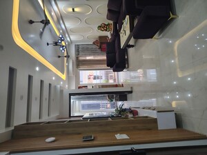 Furnished Amenities in 3 BHK Apartment at DLF Park Place, Sector 54 – for Rent