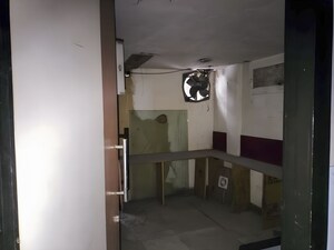   Shop at Laxmi Nagar – for Sale