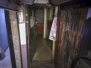   Shop at Laxmi Nagar – for Sale