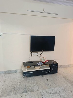 Furnished Amenities in 1 BHK Apartment at Mantri Park, Goregaon East – for Rent