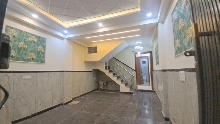  Parking, razapur khurd 5 Bedroom 60 Sq.Yd. Independent House In Razapur Khurd Delhi 10461956