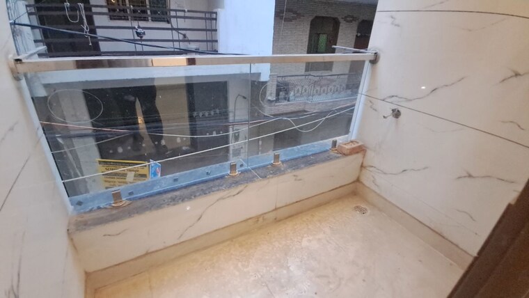 Balcony, razapur khurd 5 Bedroom 60 Sq.Yd. Independent House In Razapur Khurd Delhi 10461956