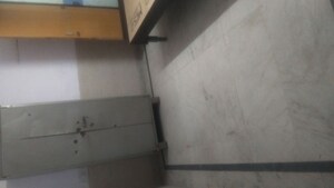 Room in Studio Apartment at Arun Vihar Sector 37, Sector 37 – for Rent