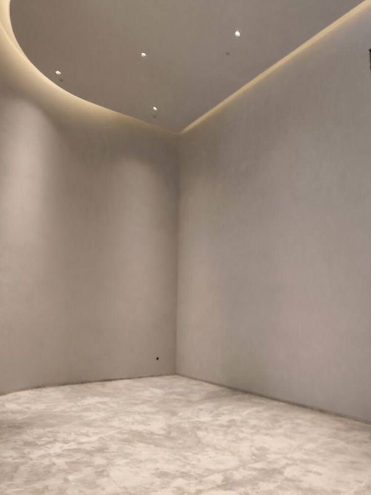 Room, parimal nagar Commercial Office Space 3700 Sq.Ft. In Parimal Nagar Mumbai 10462008