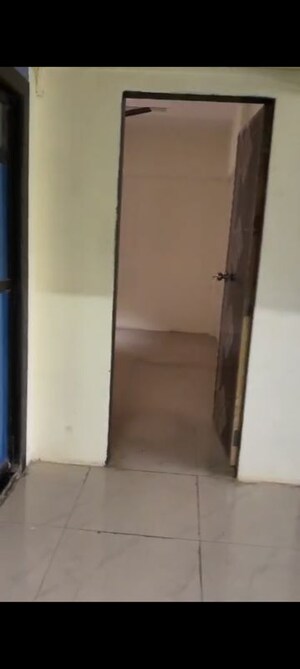 Room in 2 BHK Apartment at Sion – for Rent