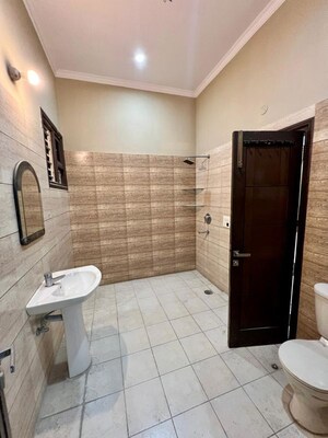 Bathroom in 4 BHK Independent House at Ludhiana City Centre – for Sale